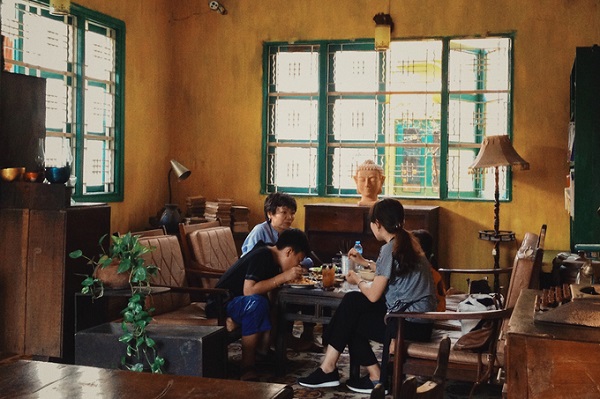 Quán cà phê như Hội An thu nhỏ giữa lòng Sài Gòn