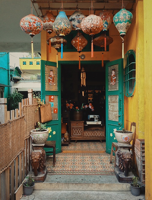 Quán cà phê như Hội An thu nhỏ giữa lòng Sài Gòn